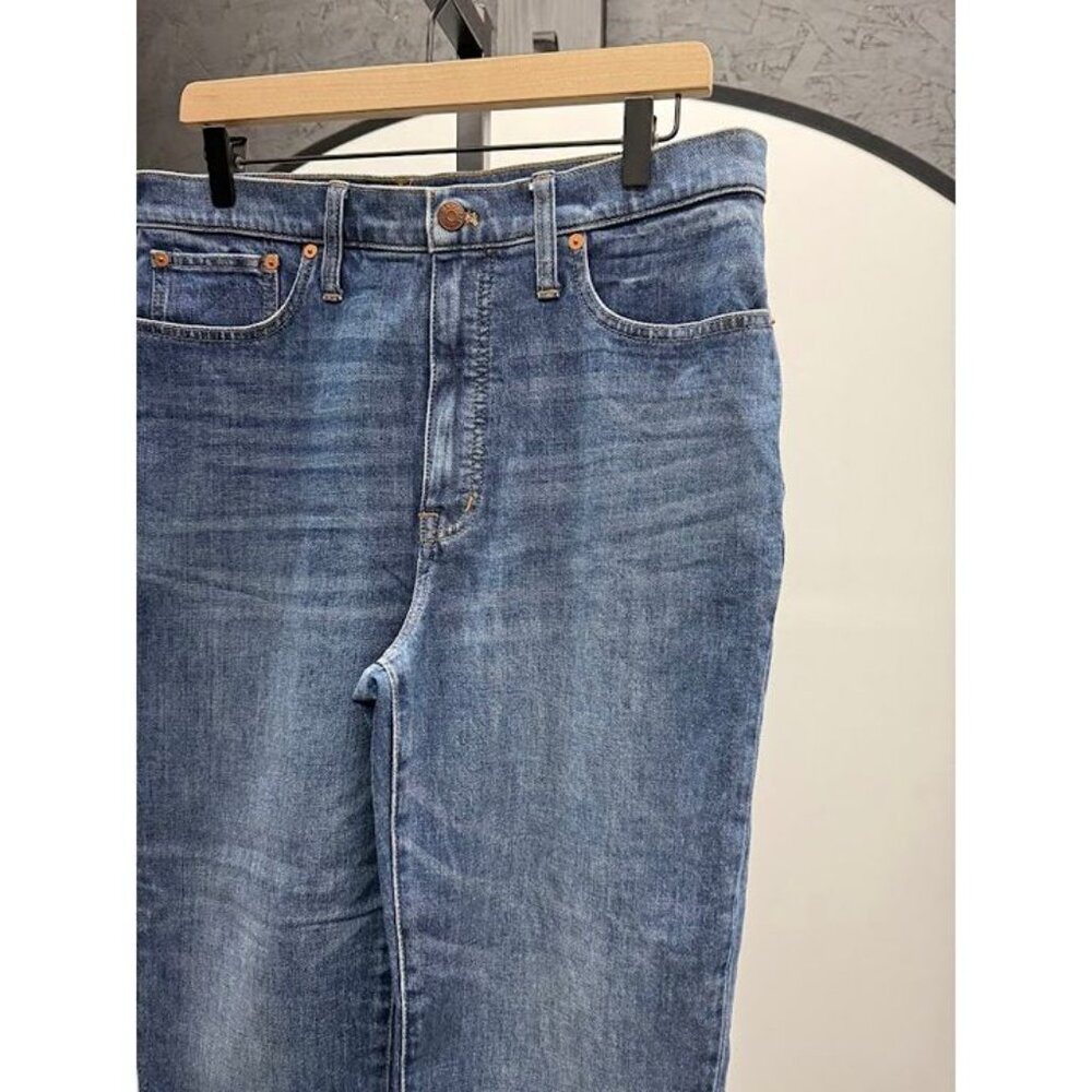 Madewell Classic Straight Jean Medium Wash - Picture 2 of 6
